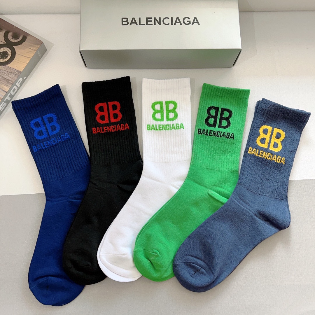 配包装一盒5双BALENCIAGA巴黎世家高版本超级柔软长筒袜子潮人必不可少的时尚专柜代购长筒袜子搭配起