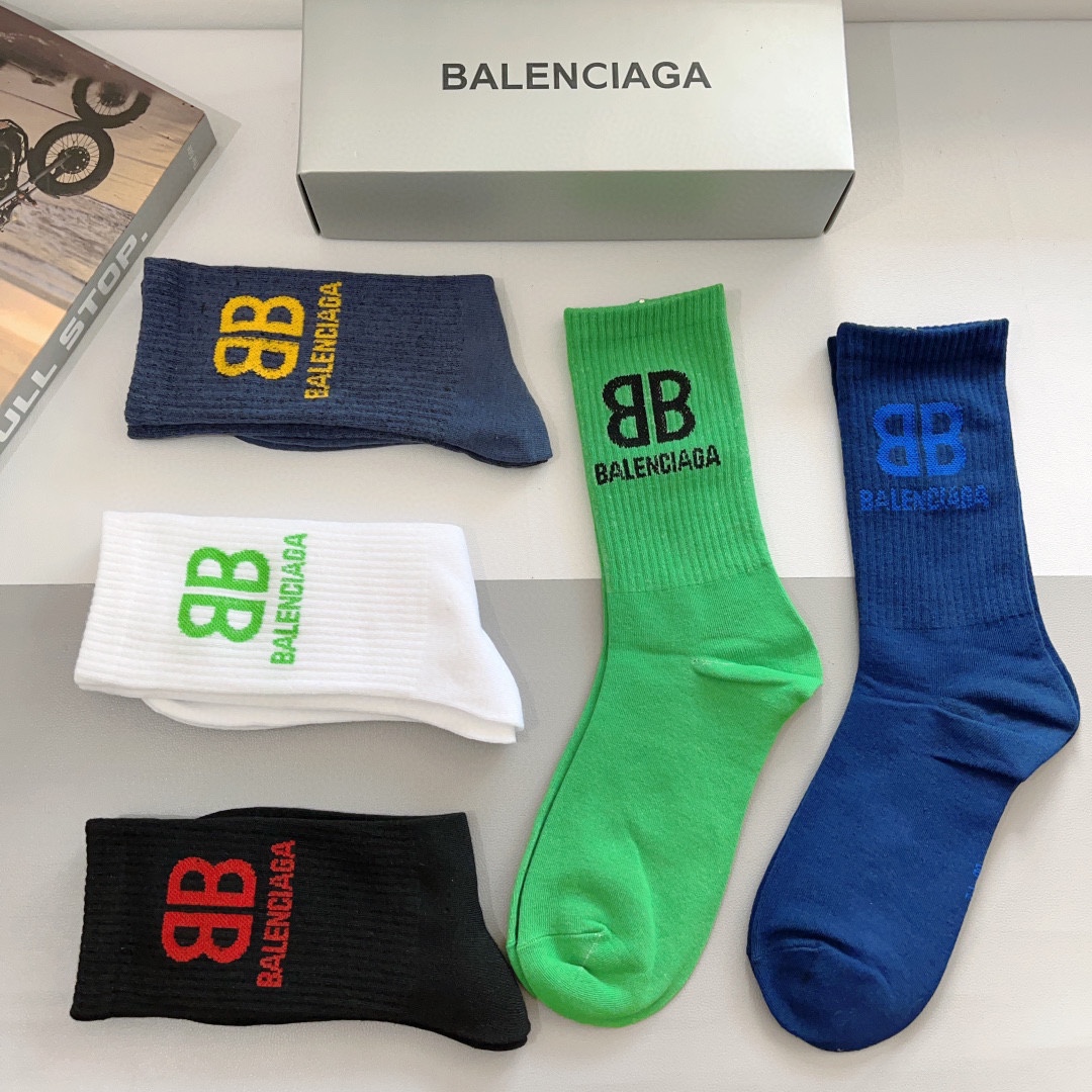 配包装一盒5双BALENCIAGA巴黎世家高版本超级柔软长筒袜子潮人必不可少的时尚专柜代购长筒袜子搭配起