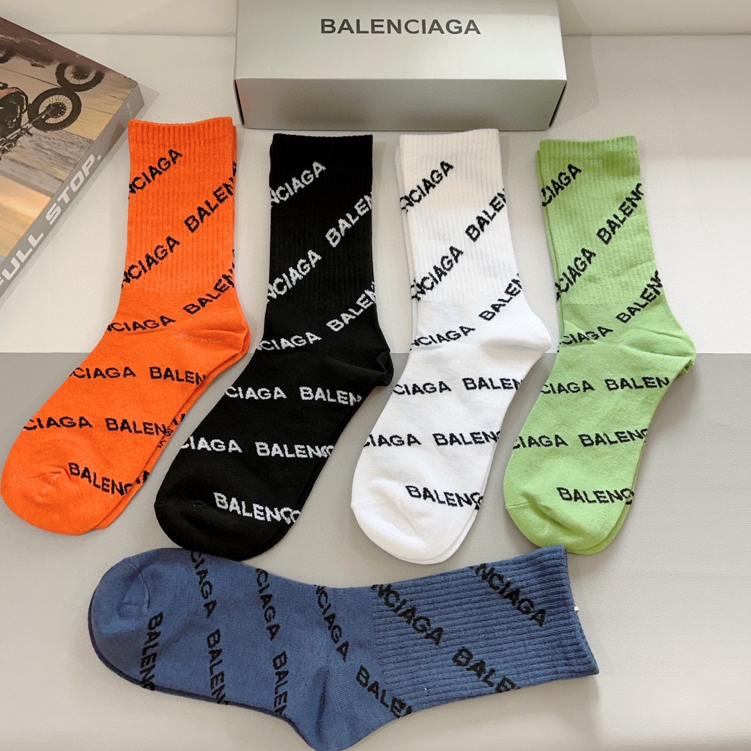 配包装一盒5双BALENCIAGA巴黎世家高版本超级柔软长筒袜子潮人必不可少的时尚专柜代购长筒袜子搭配起