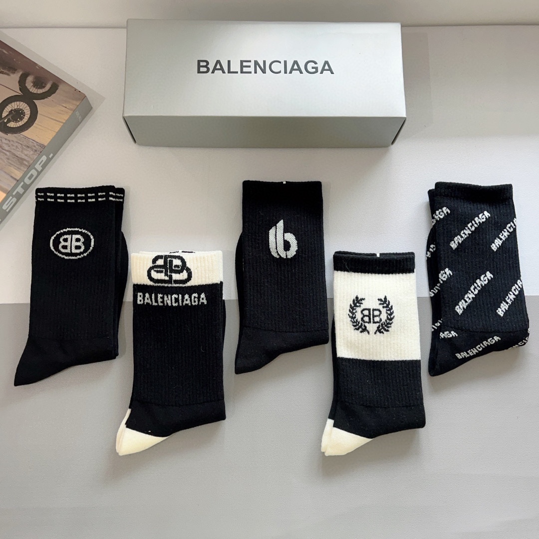 配包装一盒5双BALENCIAGA巴黎世家高版本超级柔软长筒袜子潮人必不可少的时尚专柜代购长筒袜子搭配起