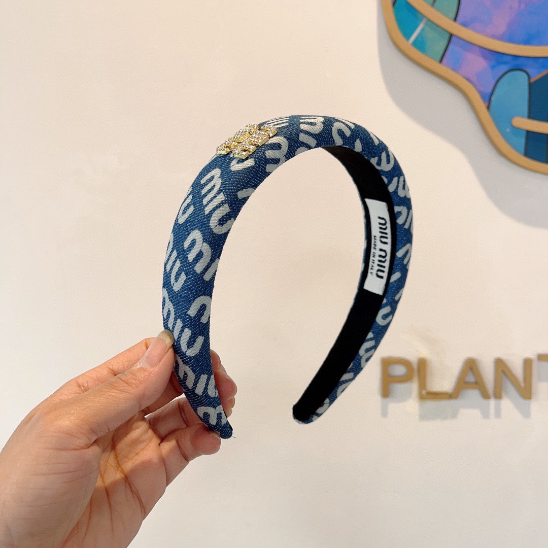 NO:285253,Packaging MIUMIU's new handmade denim hairband, original single headband, simple and versatile, a must-have for trendy women, super high-end!  hairpins, hairpins, miumiu, hairpins19860909配包装 MIUMIU（缪缪）新款手工制作牛仔布发箍,原单头箍,简约百搭,潮女必备品,超级的高大上！发夹,发夹,miumiu,hairpins,accessory