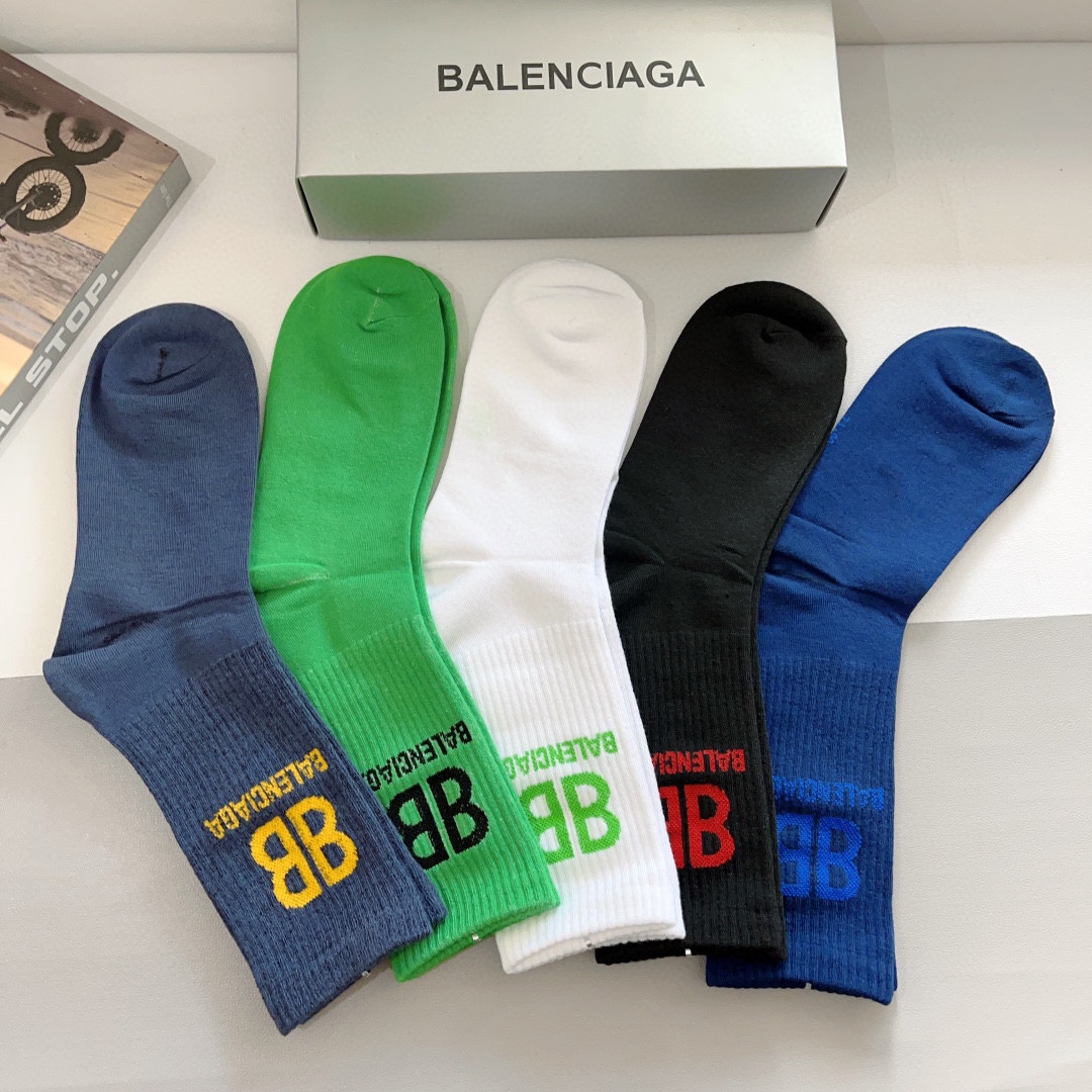 配包装一盒5双BALENCIAGA巴黎世家高版本超级柔软长筒袜子潮人必不可少的时尚专柜代购长筒袜子搭配起