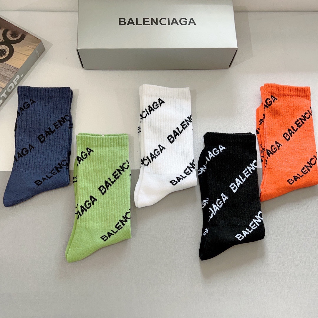 配包装一盒5双BALENCIAGA巴黎世家高版本超级柔软长筒袜子潮人必不可少的时尚专柜代购长筒袜子搭配起