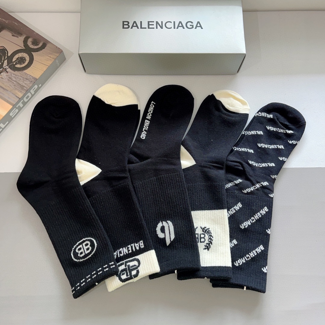 配包装一盒5双BALENCIAGA巴黎世家高版本超级柔软长筒袜子潮人必不可少的时尚专柜代购长筒袜子搭配起