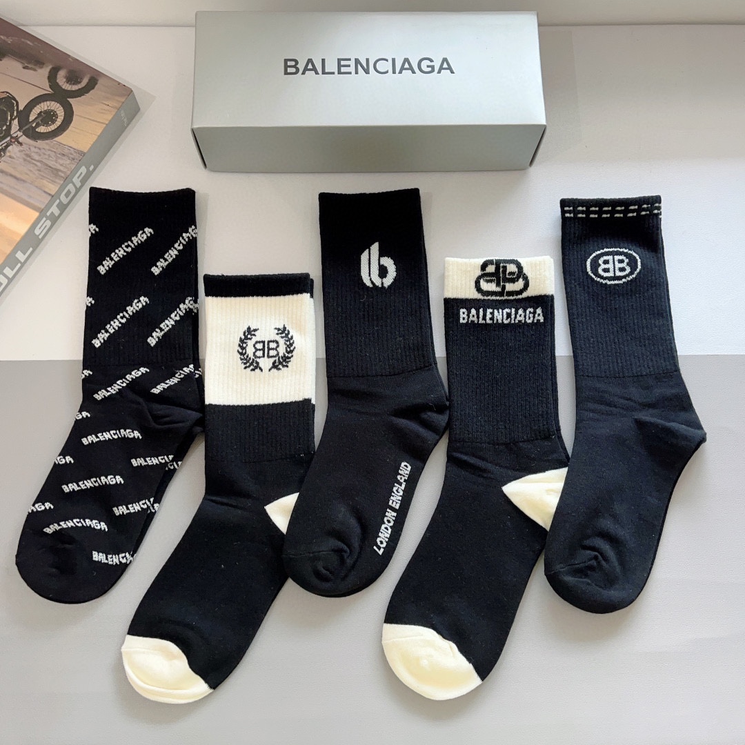 配包装一盒5双BALENCIAGA巴黎世家高版本超级柔软长筒袜子潮人必不可少的时尚专柜代购长筒袜子搭配起