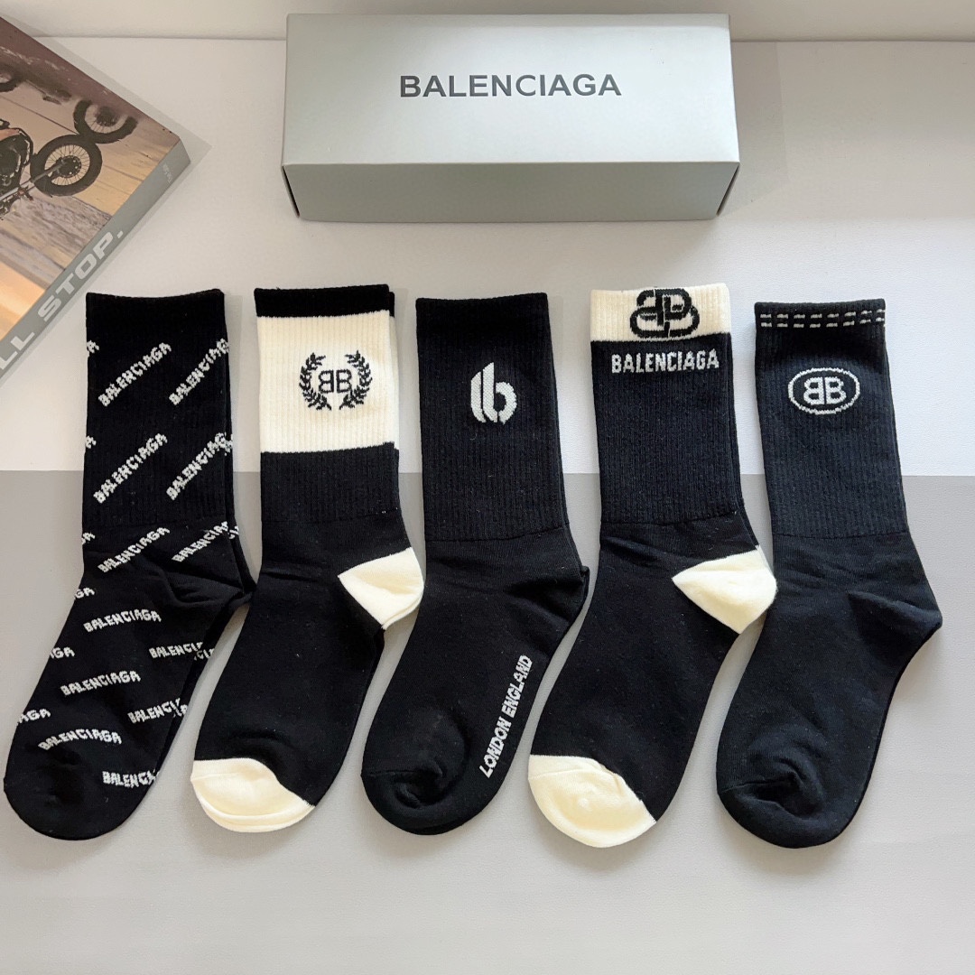 配包装一盒5双BALENCIAGA巴黎世家高版本超级柔软长筒袜子潮人必不可少的时尚专柜代购长筒袜子搭配起