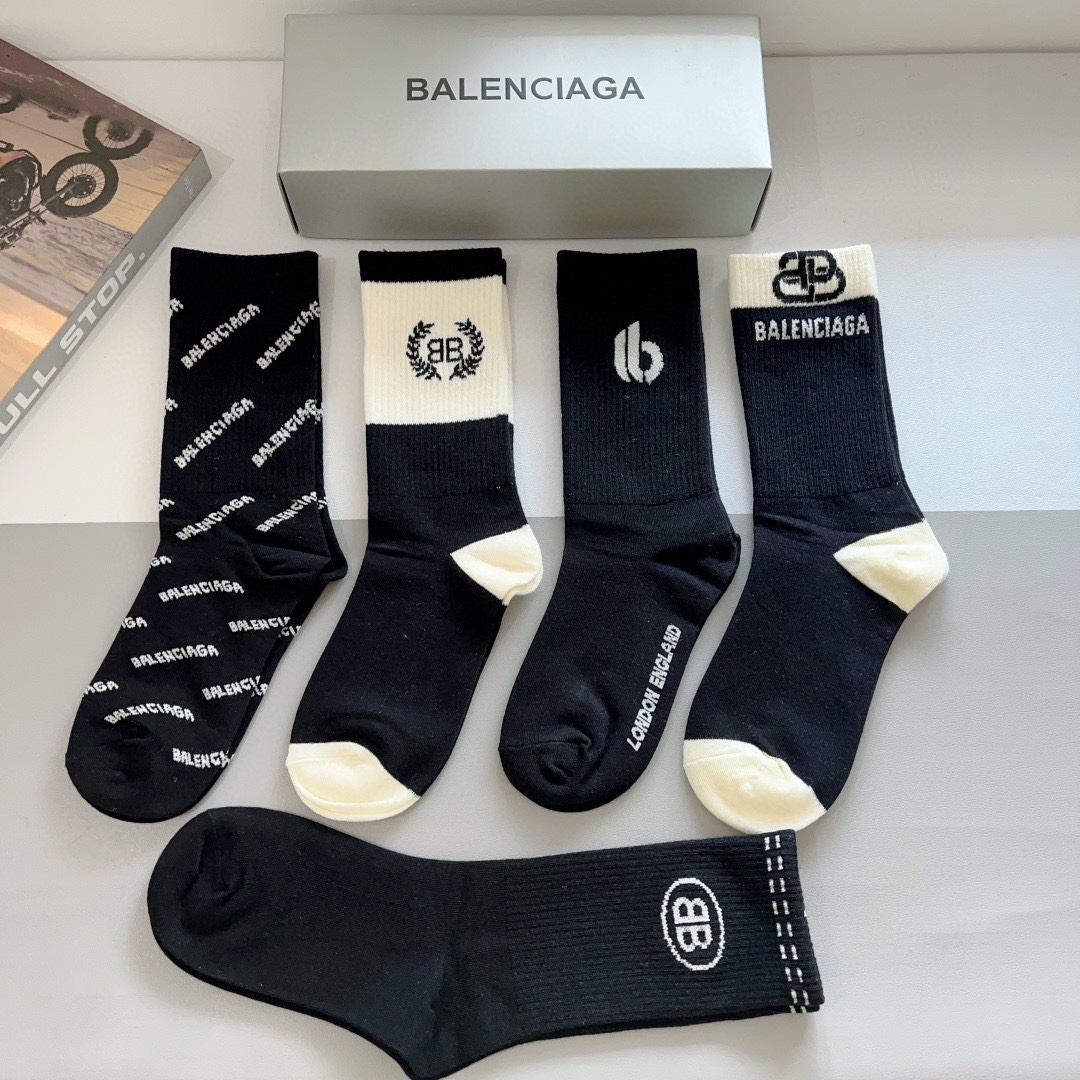 配包装一盒5双BALENCIAGA巴黎世家高版本超级柔软长筒袜子潮人必不可少的时尚专柜代购长筒袜子搭配起