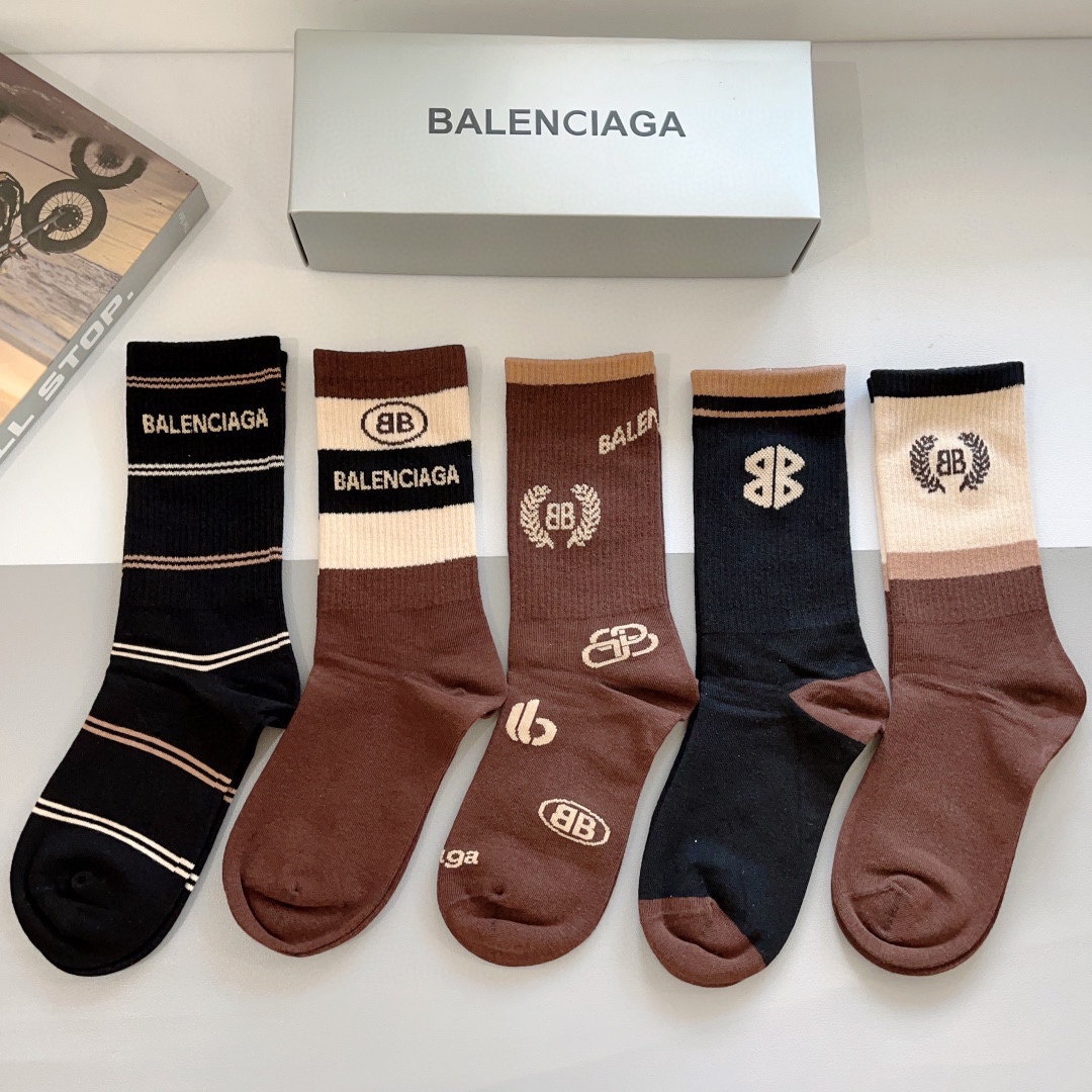 配包装一盒5双BALENCIAGA巴黎世家高版本超级柔软长筒袜子潮人必不可少的时尚专柜代购长筒袜子搭配起