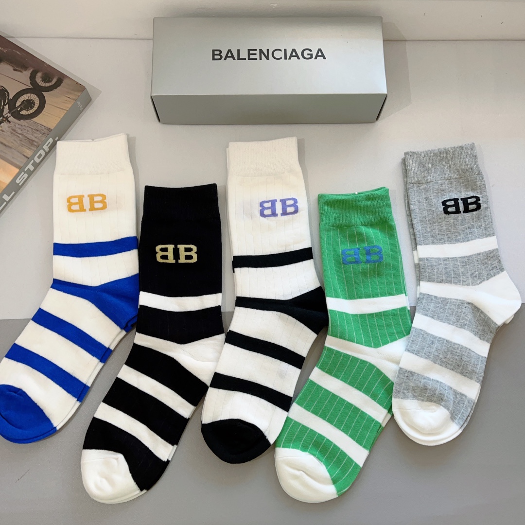 配包装一盒5双BALENCIAGA巴黎世家高版本超级柔软长筒袜子潮人必不可少的时尚专柜代购长筒袜子搭配起