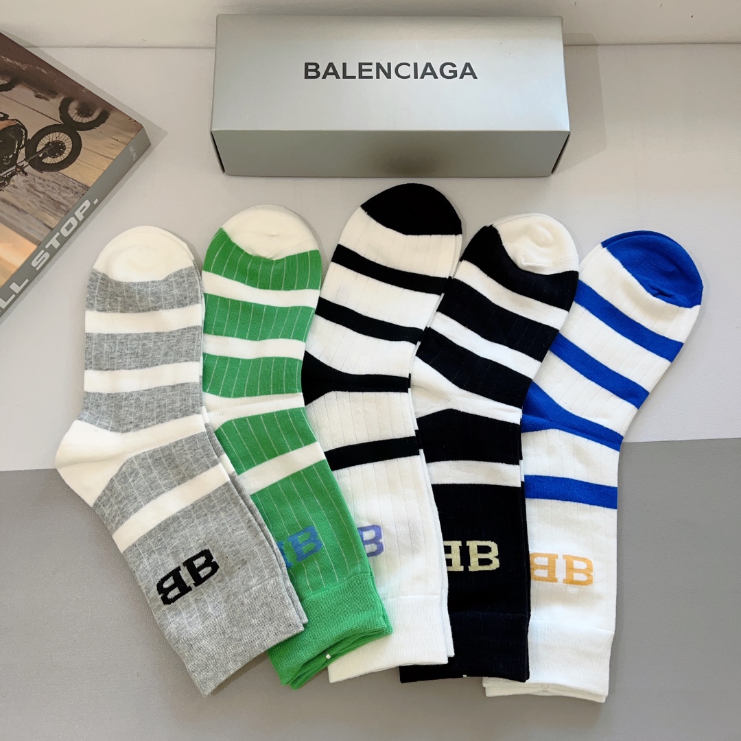 配包装一盒5双BALENCIAGA巴黎世家高版本超级柔软长筒袜子潮人必不可少的时尚专柜代购长筒袜子搭配起