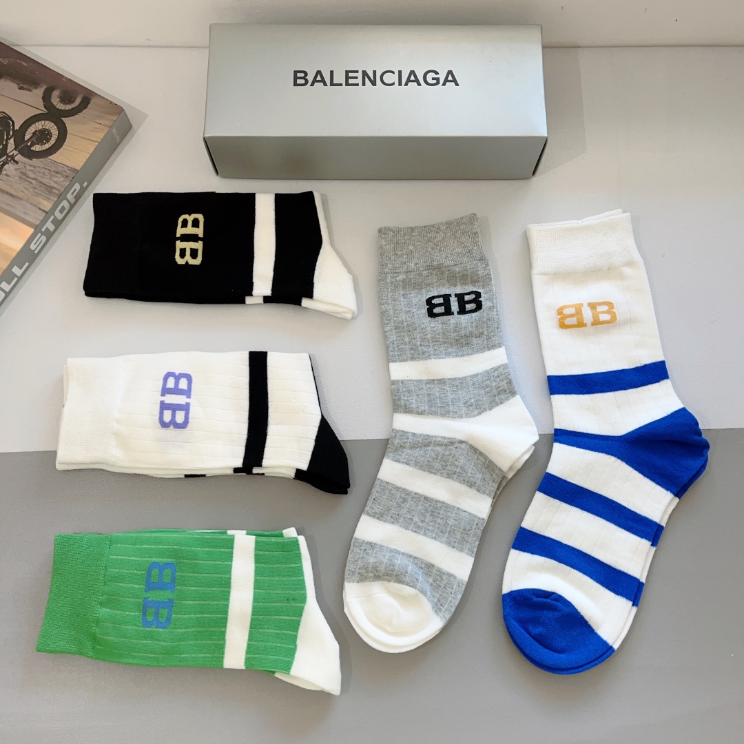 配包装一盒5双BALENCIAGA巴黎世家高版本超级柔软长筒袜子潮人必不可少的时尚专柜代购长筒袜子搭配起