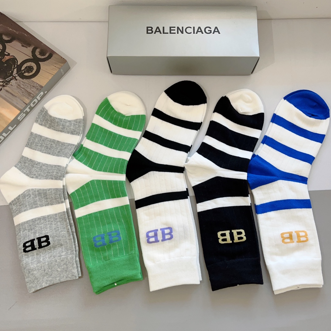 配包装一盒5双BALENCIAGA巴黎世家高版本超级柔软长筒袜子潮人必不可少的时尚专柜代购长筒袜子搭配起