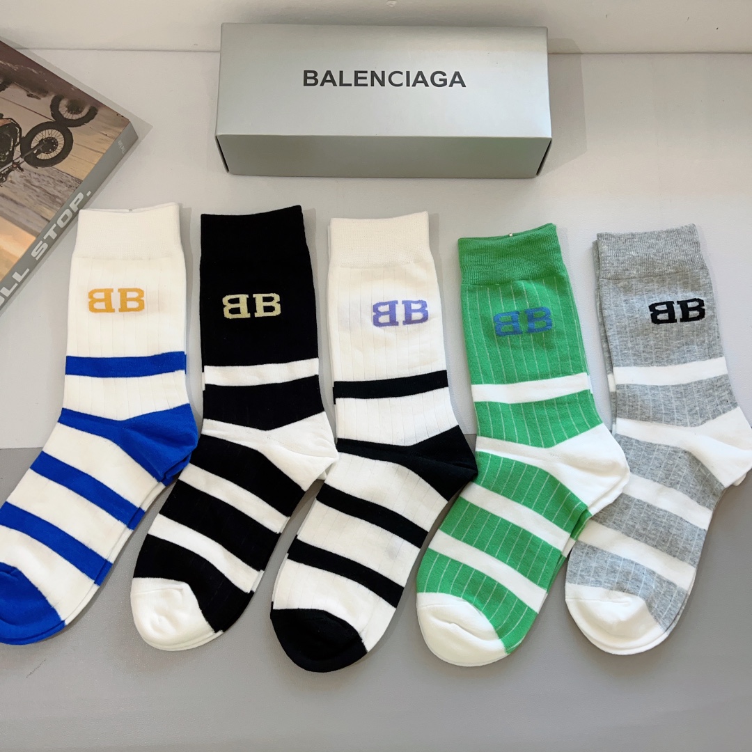 配包装一盒5双BALENCIAGA巴黎世家高版本超级柔软长筒袜子潮人必不可少的时尚专柜代购长筒袜子搭配起