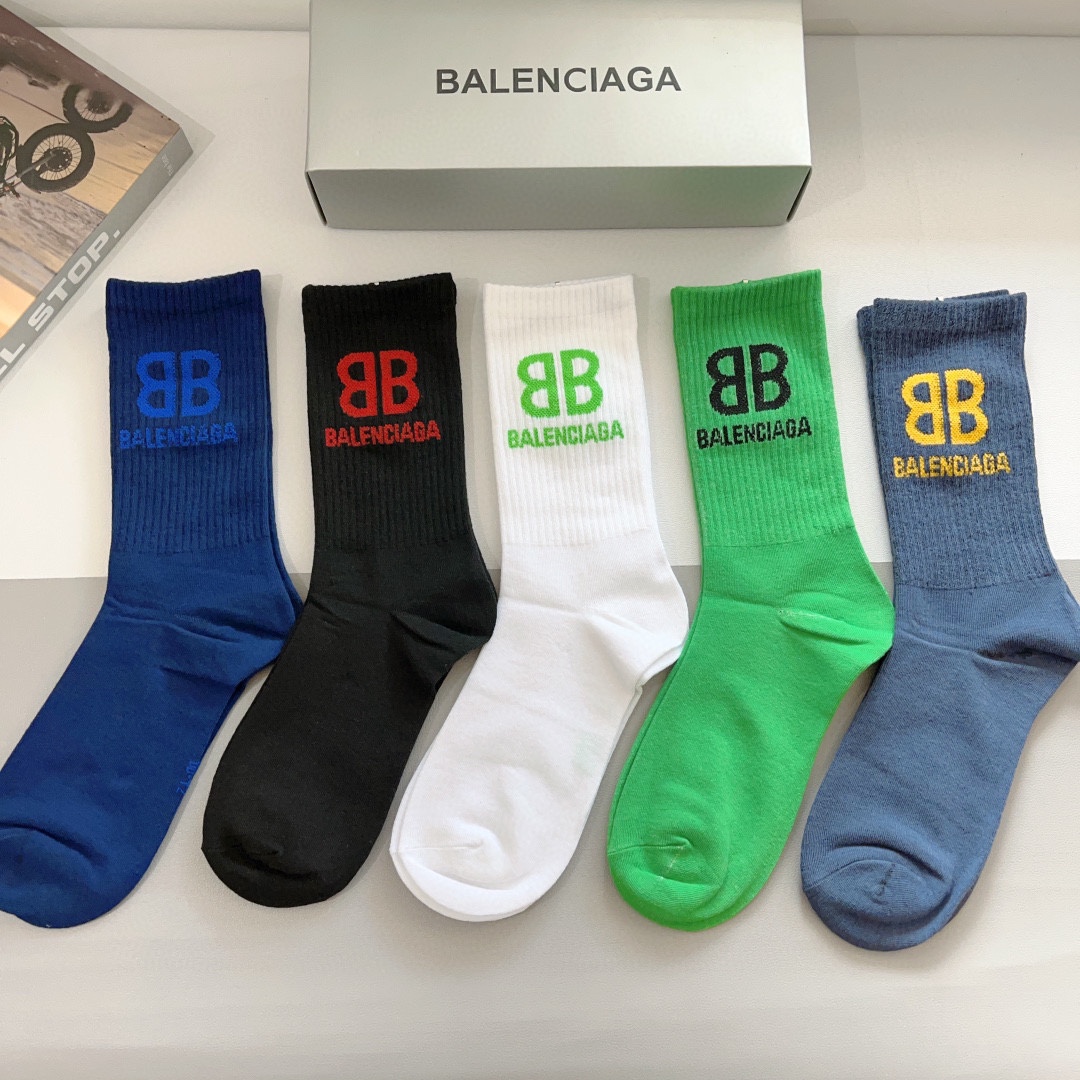 配包装一盒5双BALENCIAGA巴黎世家高版本超级柔软长筒袜子潮人必不可少的时尚专柜代购长筒袜子搭配起