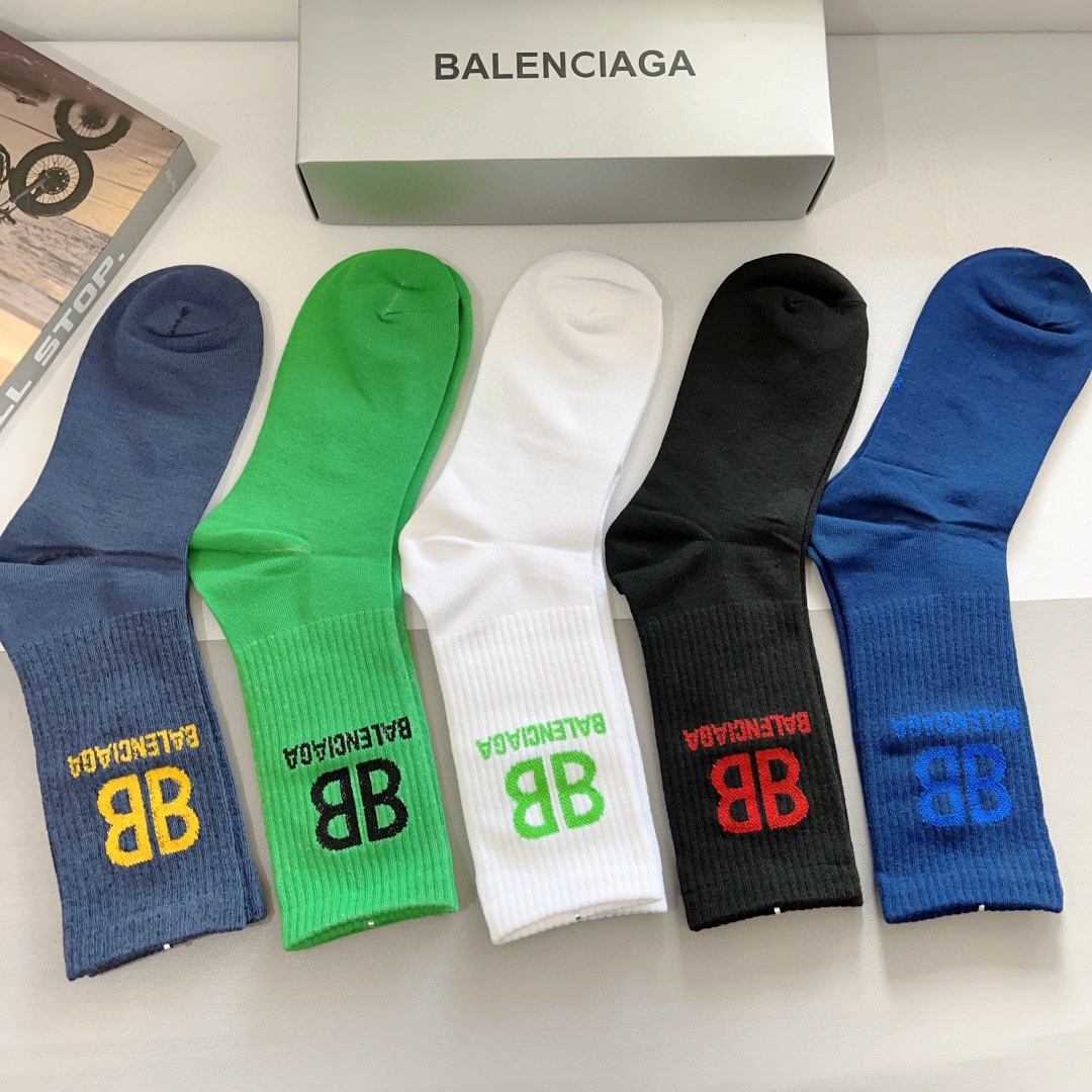 配包装一盒5双BALENCIAGA巴黎世家高版本超级柔软长筒袜子潮人必不可少的时尚专柜代购长筒袜子搭配起