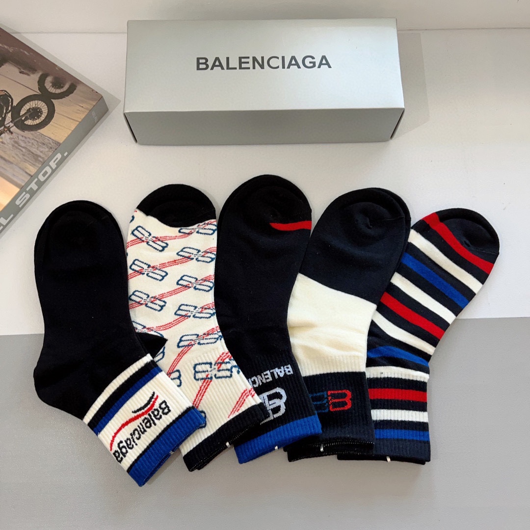 配包装一盒5双BALENCIAGA巴黎世家高版本超级柔软中筒袜子潮人必不可少的时尚专柜代购袜子搭配起来超