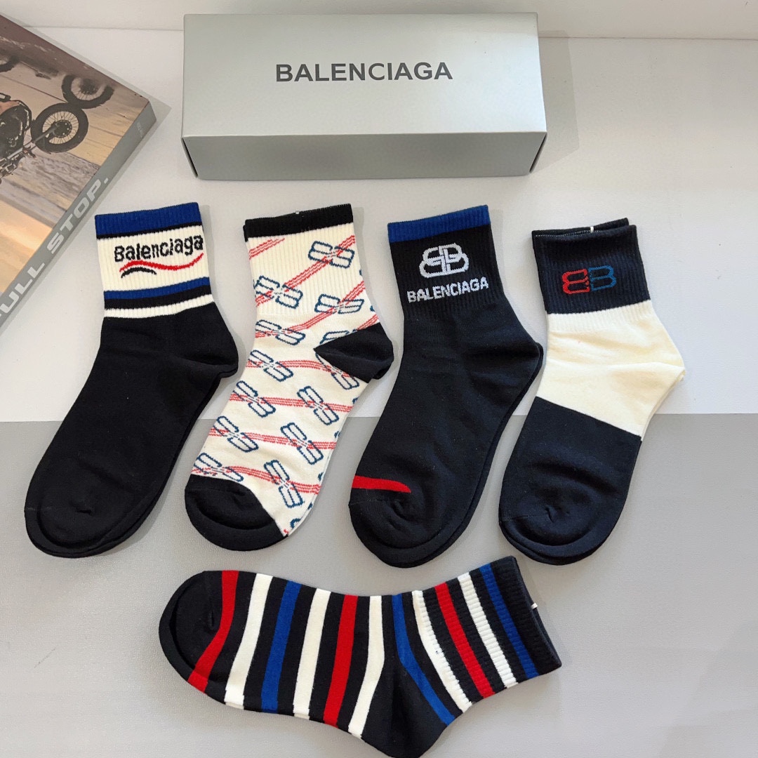 配包装一盒5双BALENCIAGA巴黎世家高版本超级柔软中筒袜子潮人必不可少的时尚专柜代购袜子搭配起来超