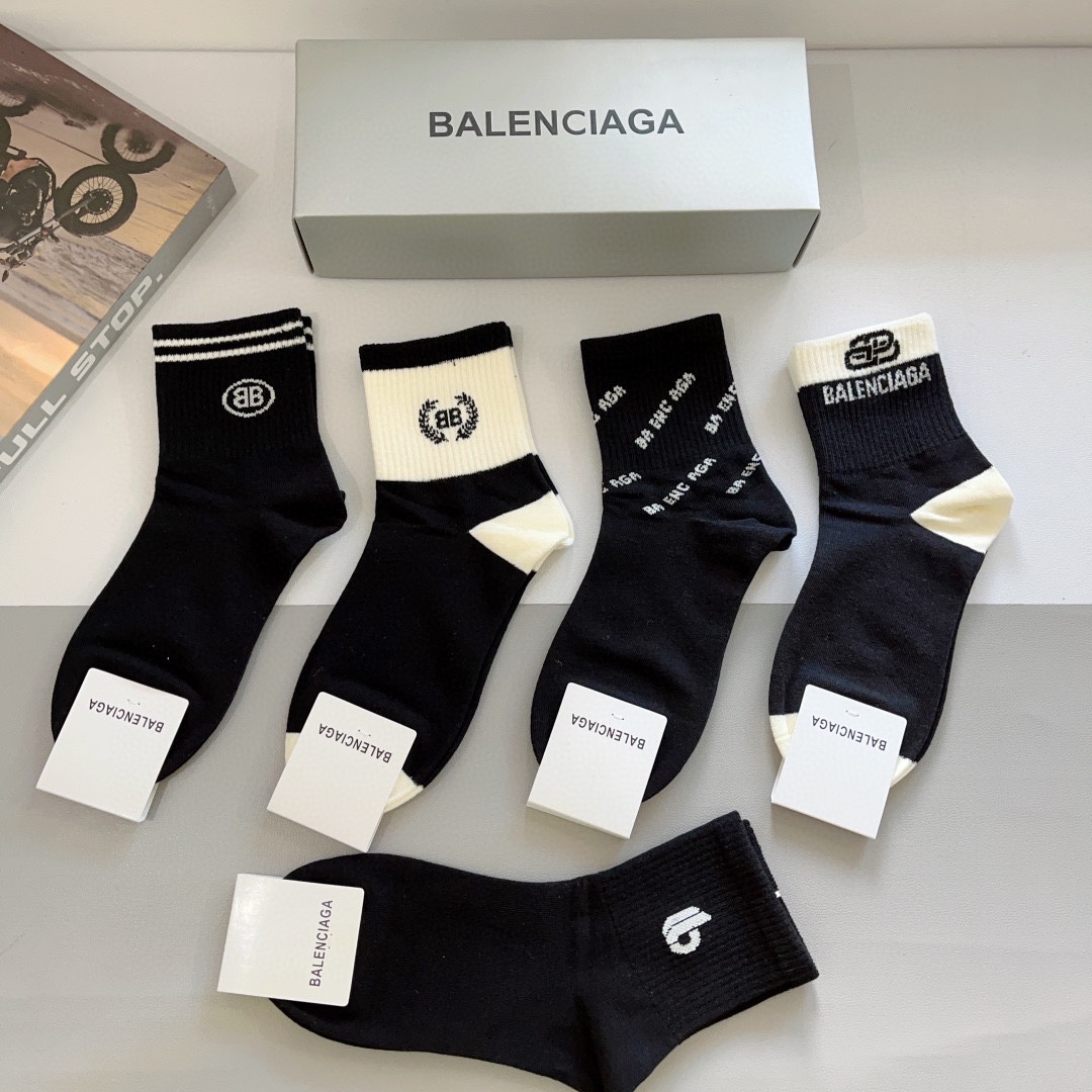 配包装一盒5双BALENCIAGA巴黎世家高版本超级柔软中筒袜子潮人必不可少的时尚专柜代购袜子搭配起来超