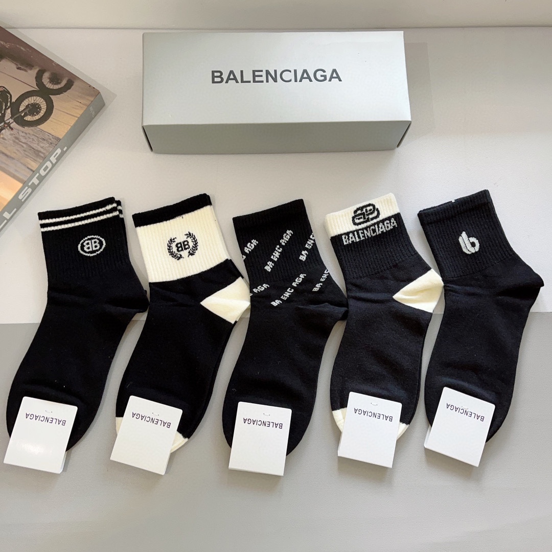 配包装一盒5双BALENCIAGA巴黎世家高版本超级柔软中筒袜子潮人必不可少的时尚专柜代购袜子搭配起来超