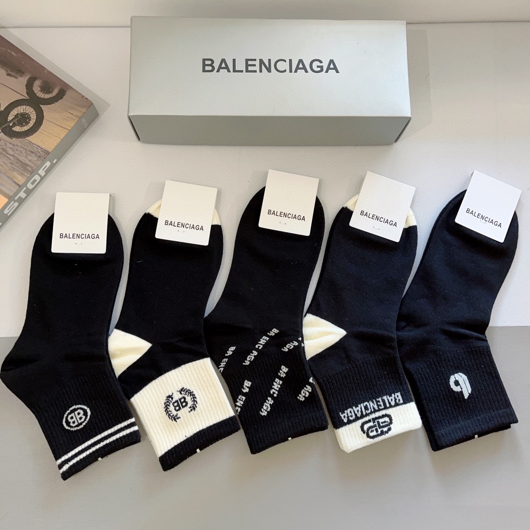 配包装一盒5双BALENCIAGA巴黎世家高版本超级柔软中筒袜子潮人必不可少的时尚专柜代购袜子搭配起来超