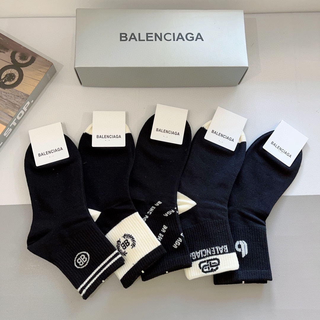 配包装一盒5双BALENCIAGA巴黎世家高版本超级柔软中筒袜子潮人必不可少的时尚专柜代购袜子搭配起来超