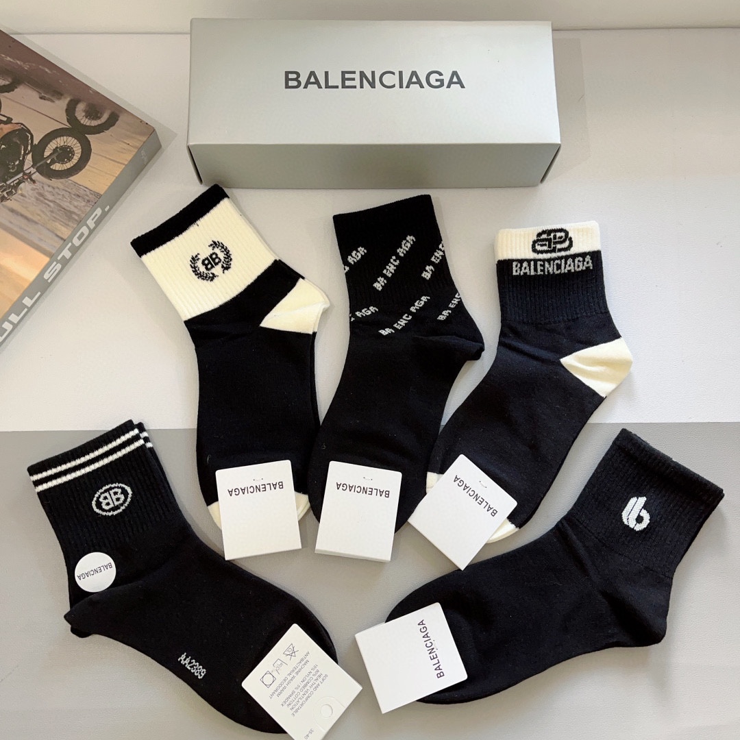 配包装一盒5双BALENCIAGA巴黎世家高版本超级柔软中筒袜子潮人必不可少的时尚专柜代购袜子搭配起来超