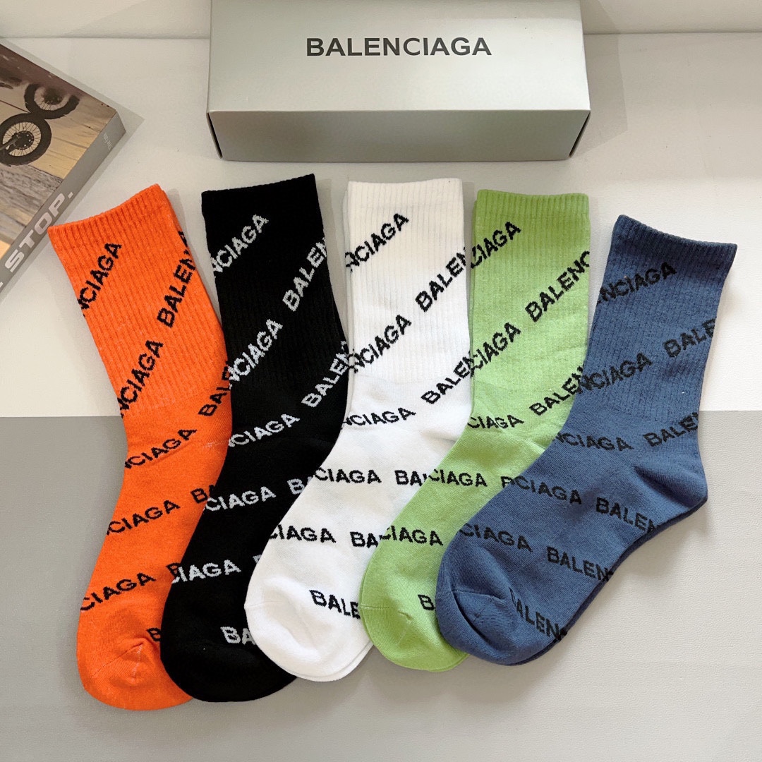 配包装一盒5双BALENCIAGA巴黎世家高版本超级柔软长筒袜子潮人必不可少的时尚专柜代购长筒袜子搭配起