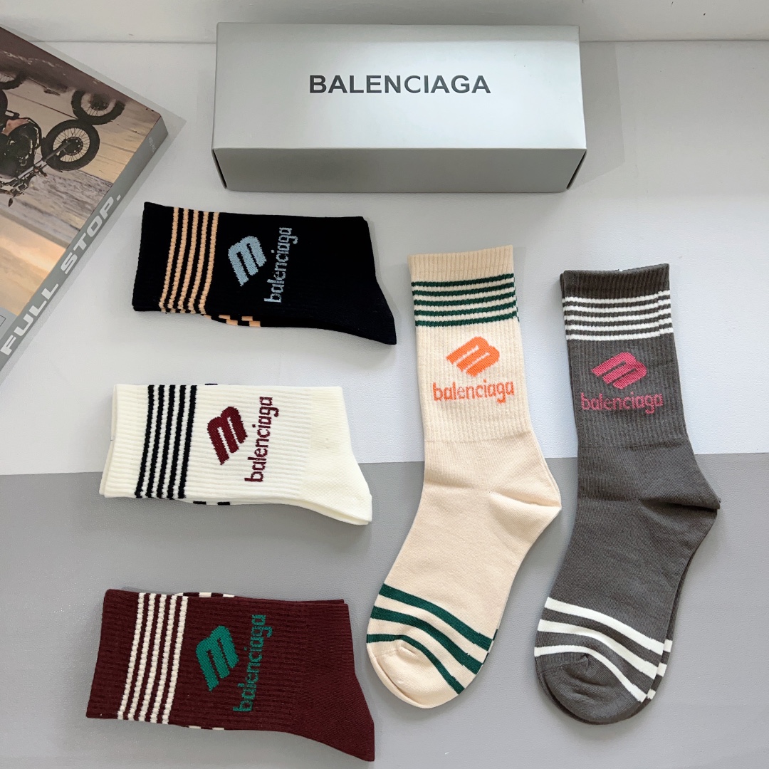 配包装一盒5双BALENCIAGA巴黎世家高版本超级柔软长筒袜子潮人必不可少的时尚专柜代购长筒袜子搭配起