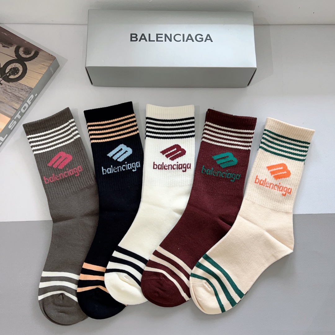 配包装一盒5双BALENCIAGA巴黎世家高版本超级柔软长筒袜子潮人必不可少的时尚专柜代购长筒袜子搭配起