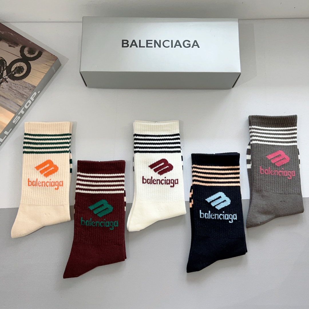 配包装一盒5双BALENCIAGA巴黎世家高版本超级柔软长筒袜子潮人必不可少的时尚专柜代购长筒袜子搭配起