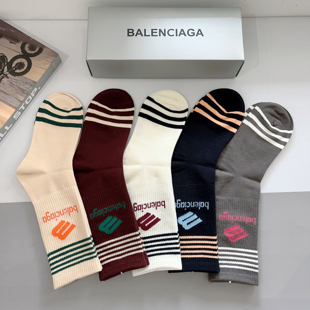 配包装一盒5双BALENCIAGA巴黎世家高版本超级柔软长筒袜子潮人必不可少的时尚专柜代购长筒袜子搭配起