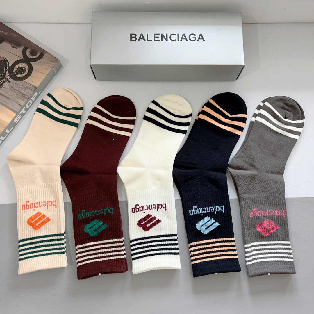 配包装一盒5双BALENCIAGA巴黎世家高版本超级柔软长筒袜子潮人必不可少的时尚专柜代购长筒袜子搭配起