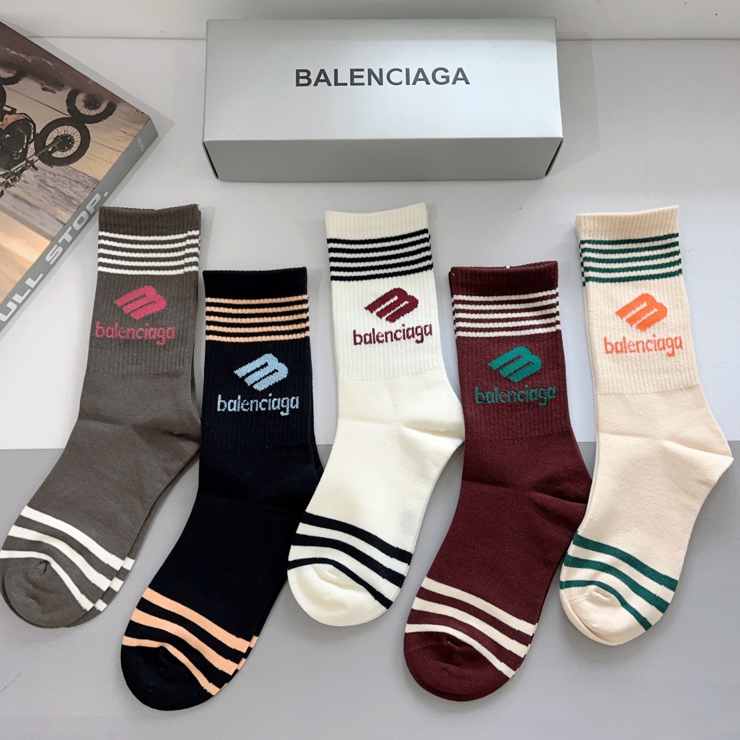 配包装一盒5双BALENCIAGA巴黎世家高版本超级柔软长筒袜子潮人必不可少的时尚专柜代购长筒袜子搭配起