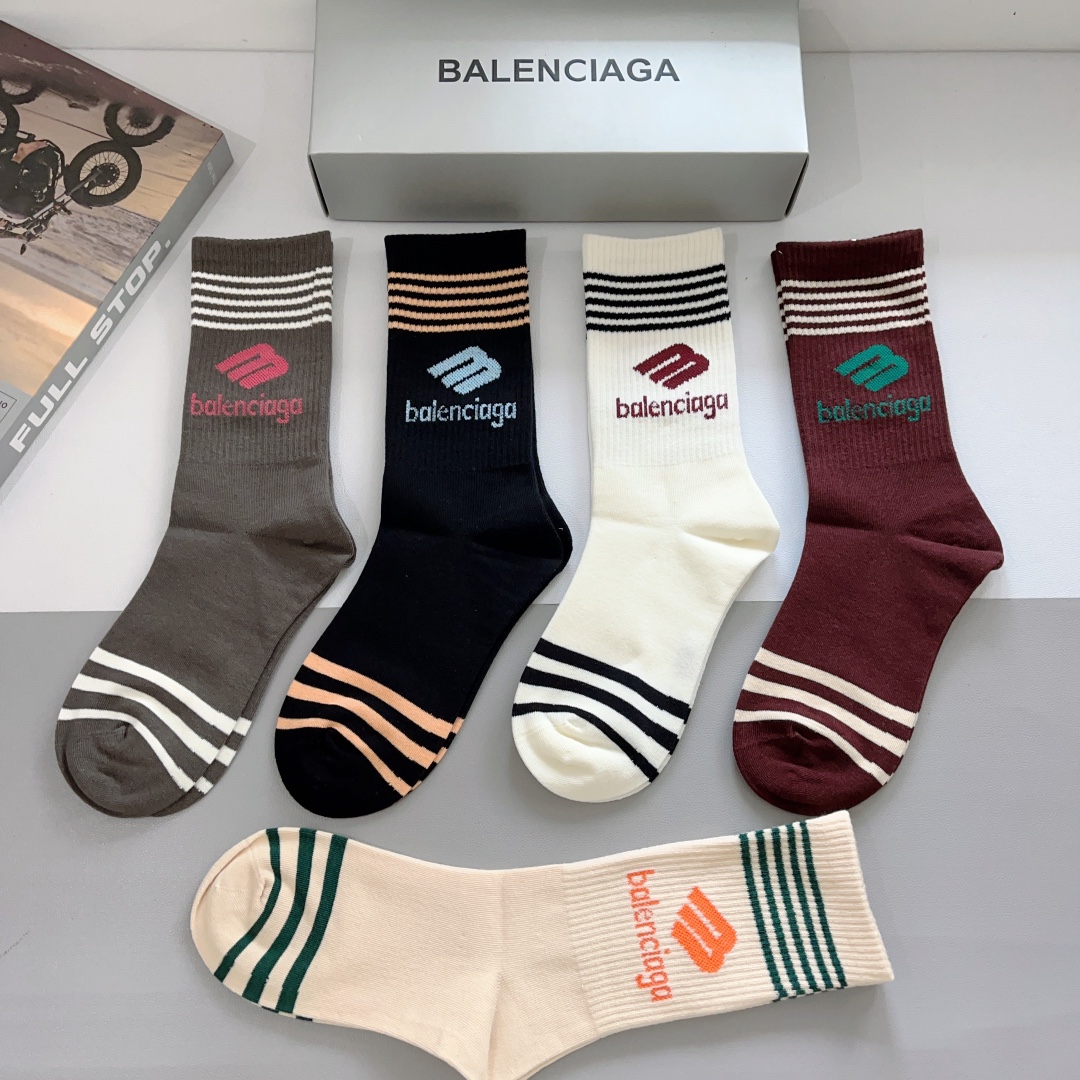 配包装一盒5双BALENCIAGA巴黎世家高版本超级柔软长筒袜子潮人必不可少的时尚专柜代购长筒袜子搭配起