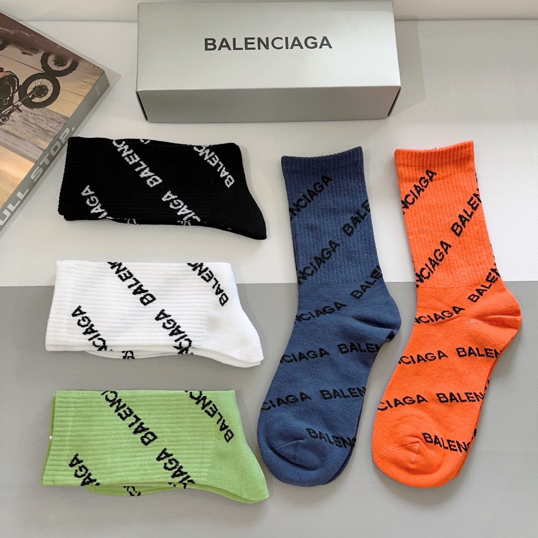 配包装一盒5双BALENCIAGA巴黎世家高版本超级柔软长筒袜子潮人必不可少的时尚专柜代购长筒袜子搭配起