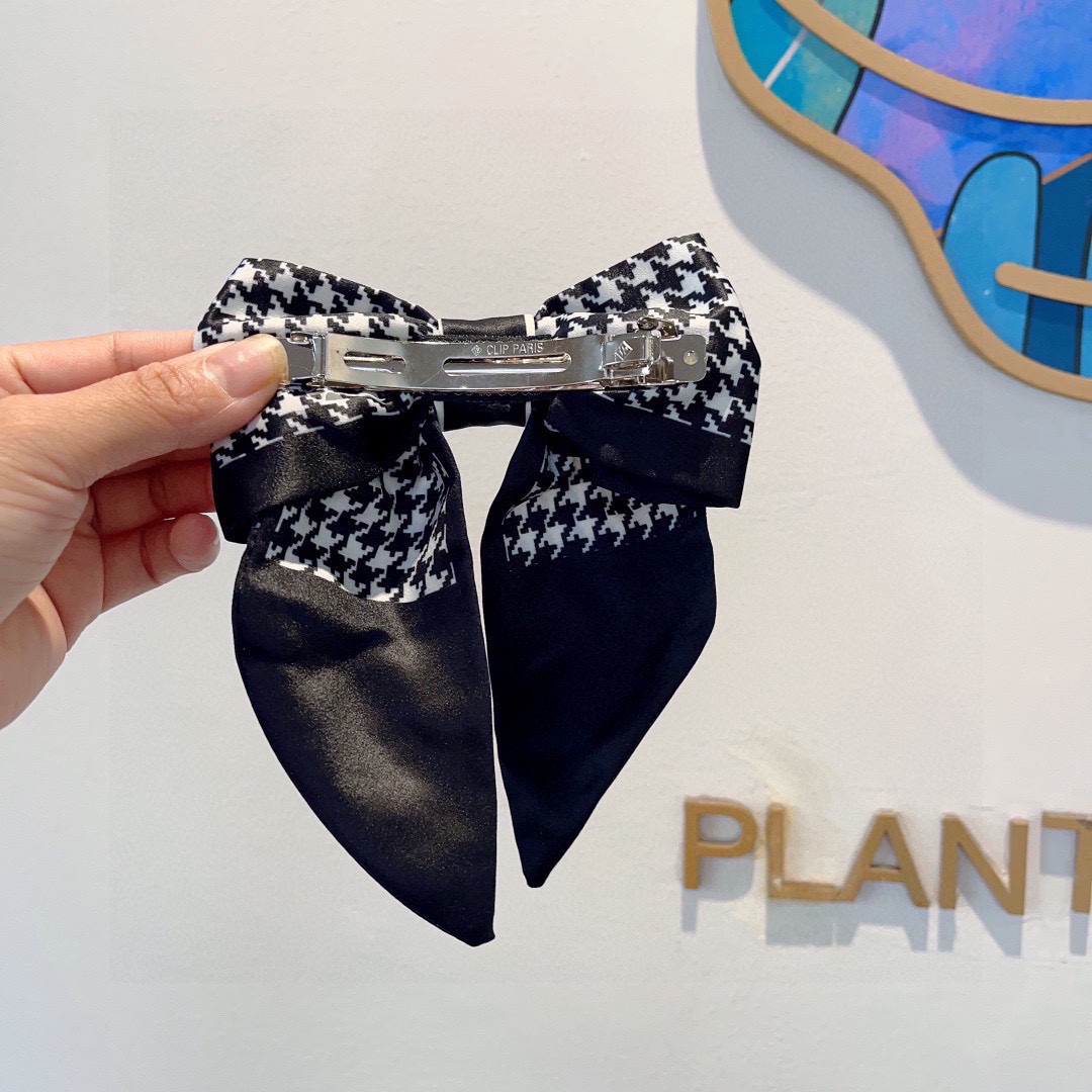 Retro Butterfly Packaging: Hermes Tie and Slingshot Clips on p. 95 - 图片 4