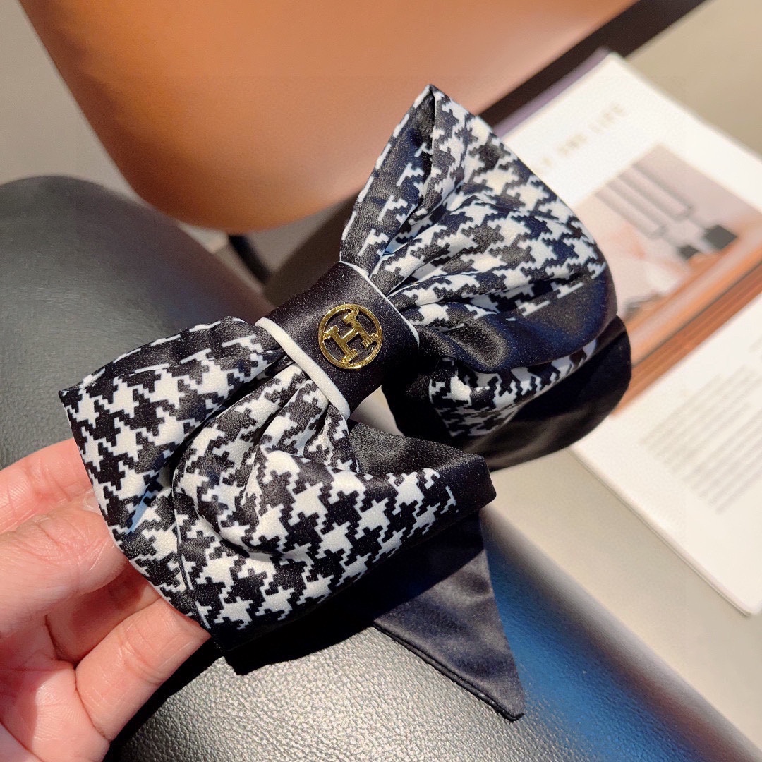 Retro Butterfly Packaging: Hermes Tie and Slingshot Clips on p. 95 - 图片 8
