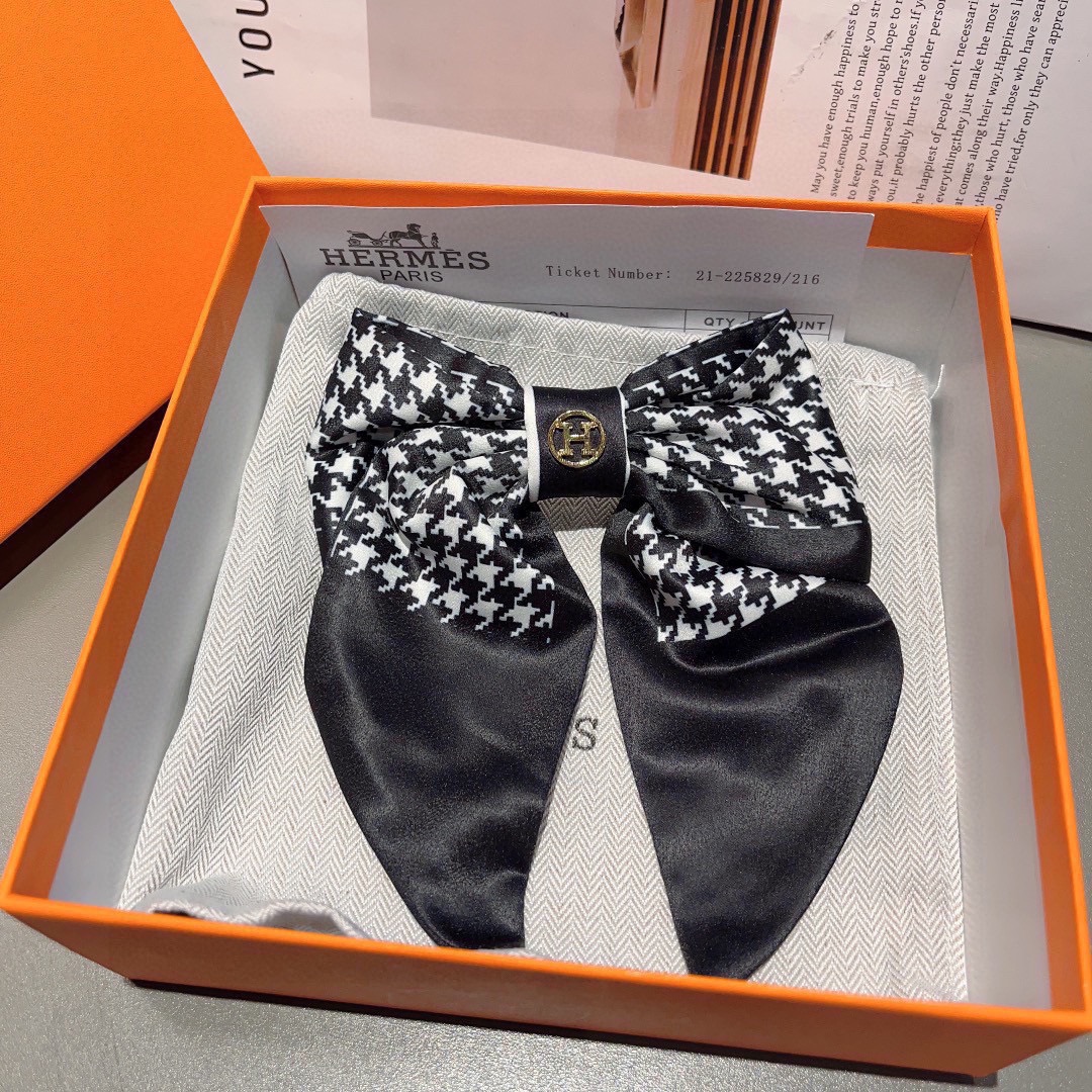 Retro Butterfly Packaging: Hermes Tie and Slingshot Clips on p. 95 - 图片 7