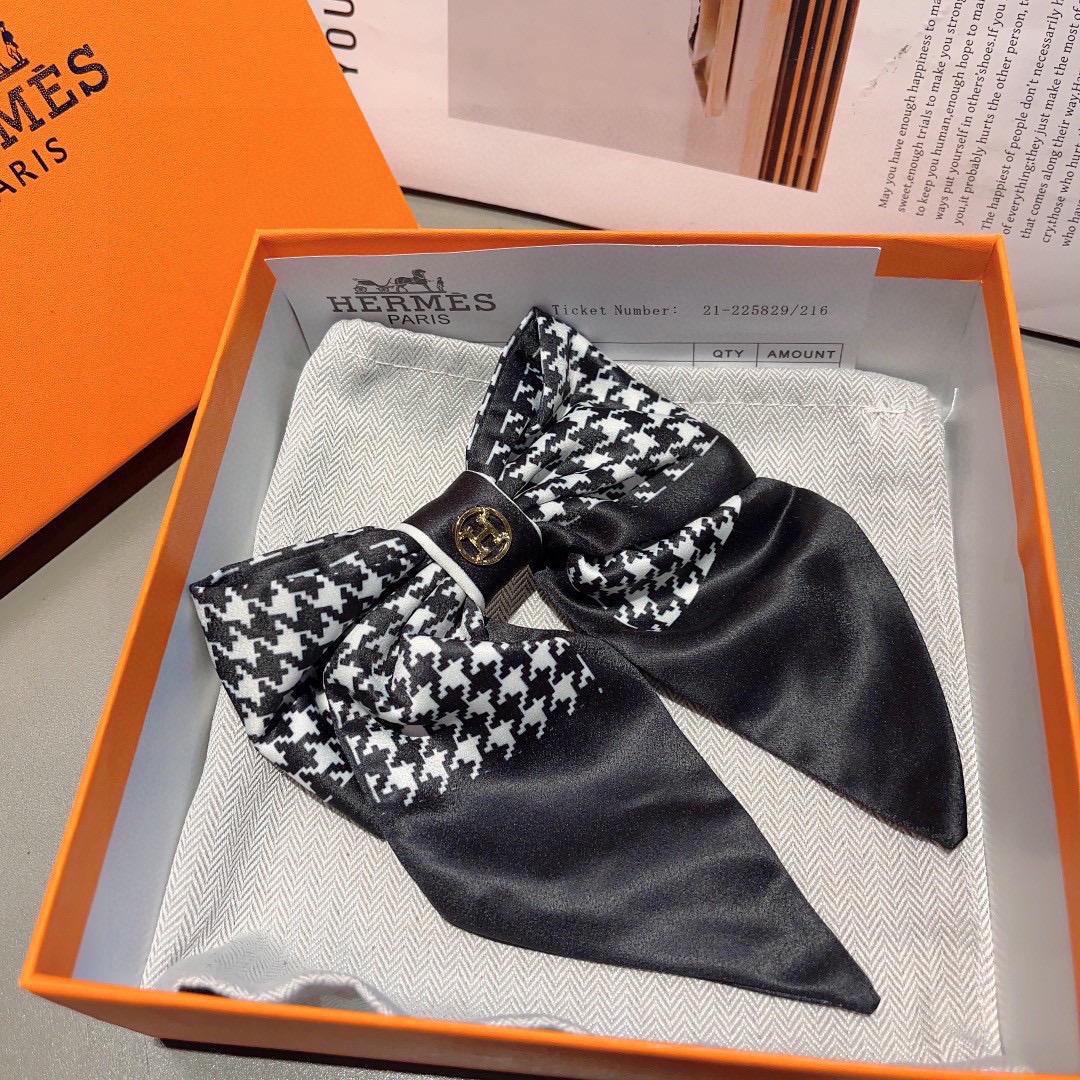 Retro Butterfly Packaging: Hermes Tie and Slingshot Clips on p. 95 - 图片 5