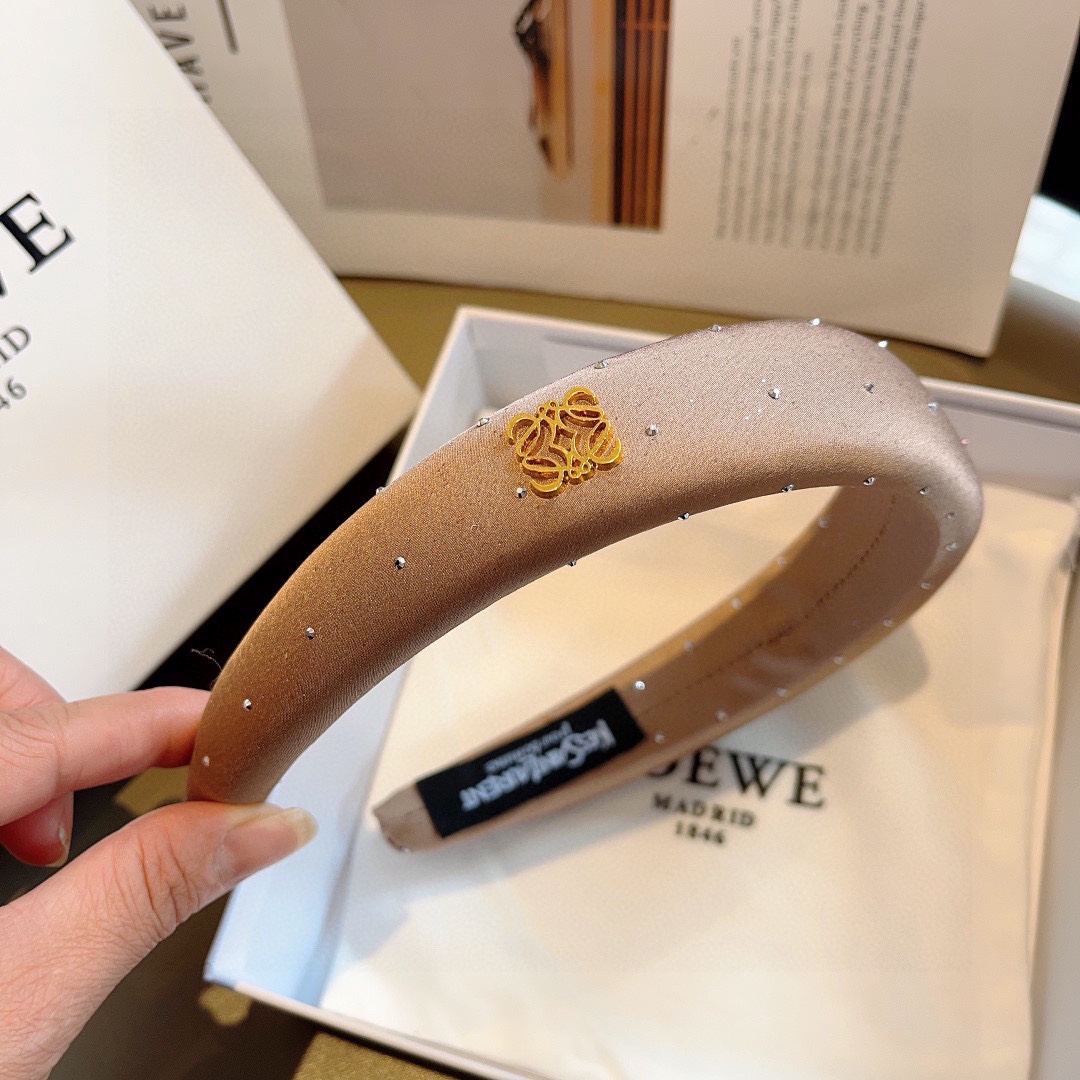 Loewe’s Top-of-the-Line Sponge Hair Supply for Easy Fashion Charm (Packaging p. 95) - 图片 6