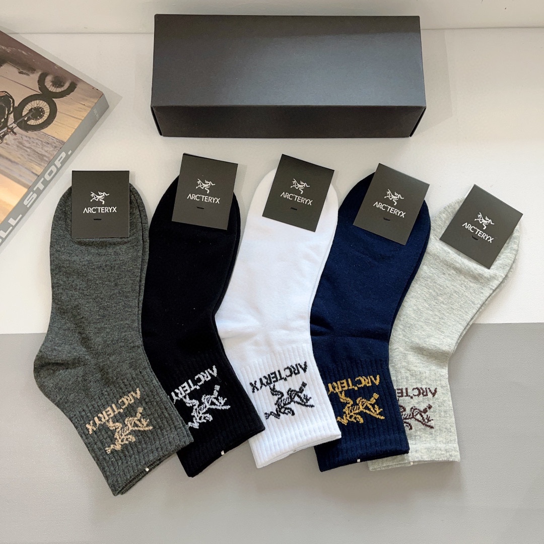ARC’TERYX New Man’s Socks Packaging: 5 Pairs per Box, Red-Sync Classic Logo Design. - 图片 5