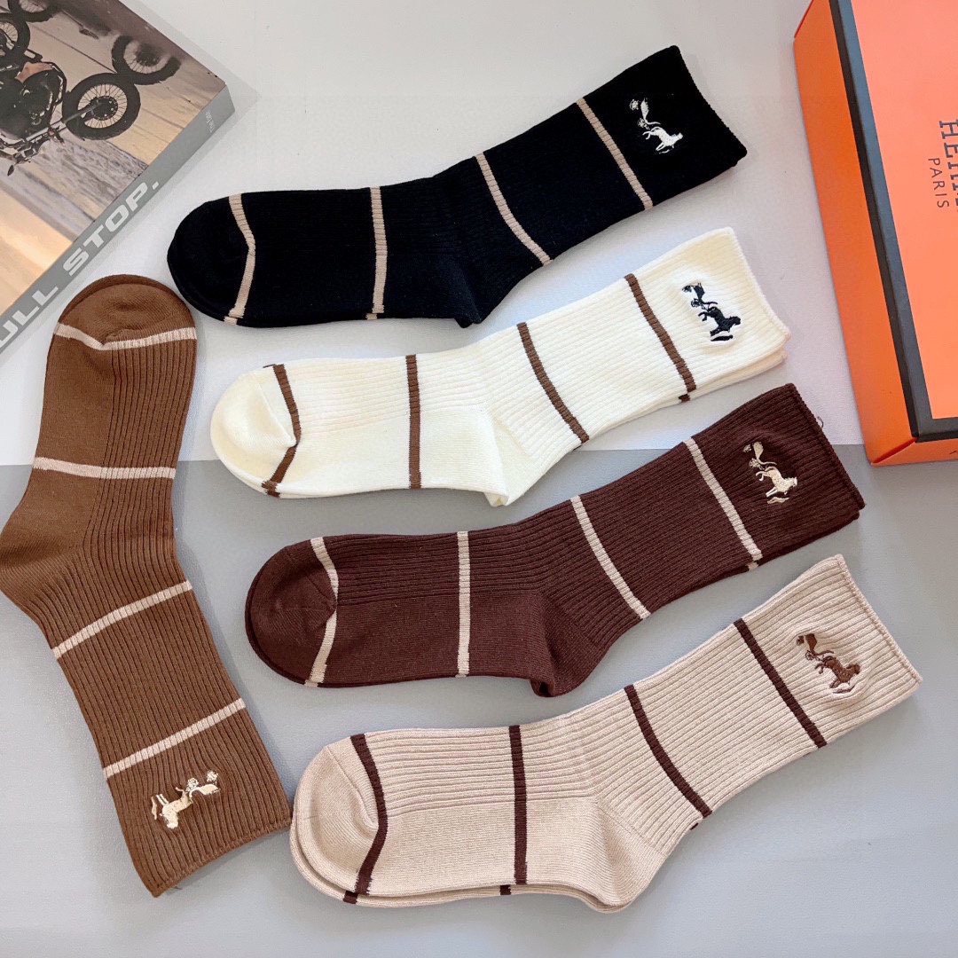 Stylish Hermes Fashion Cabinet Buys Long-Skinned Socks for High-Quality Packaging - 图片 6