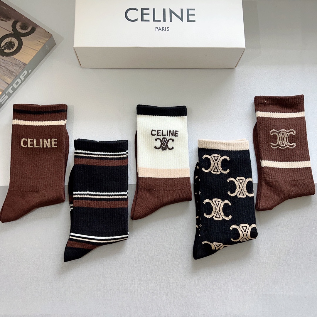 （一盒5双）
CELINE  赛琳 新款长筒袜子、纯棉面料，专柜同 步长筒袜子，💛大牌出街，潮人必备。超