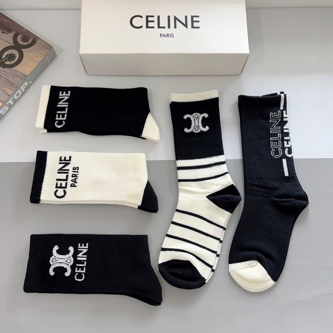 （一盒5双）
CELINE  赛琳 新款长筒袜子、纯棉面料，专柜同 步长筒袜子，💛大牌出街，潮人必备。超