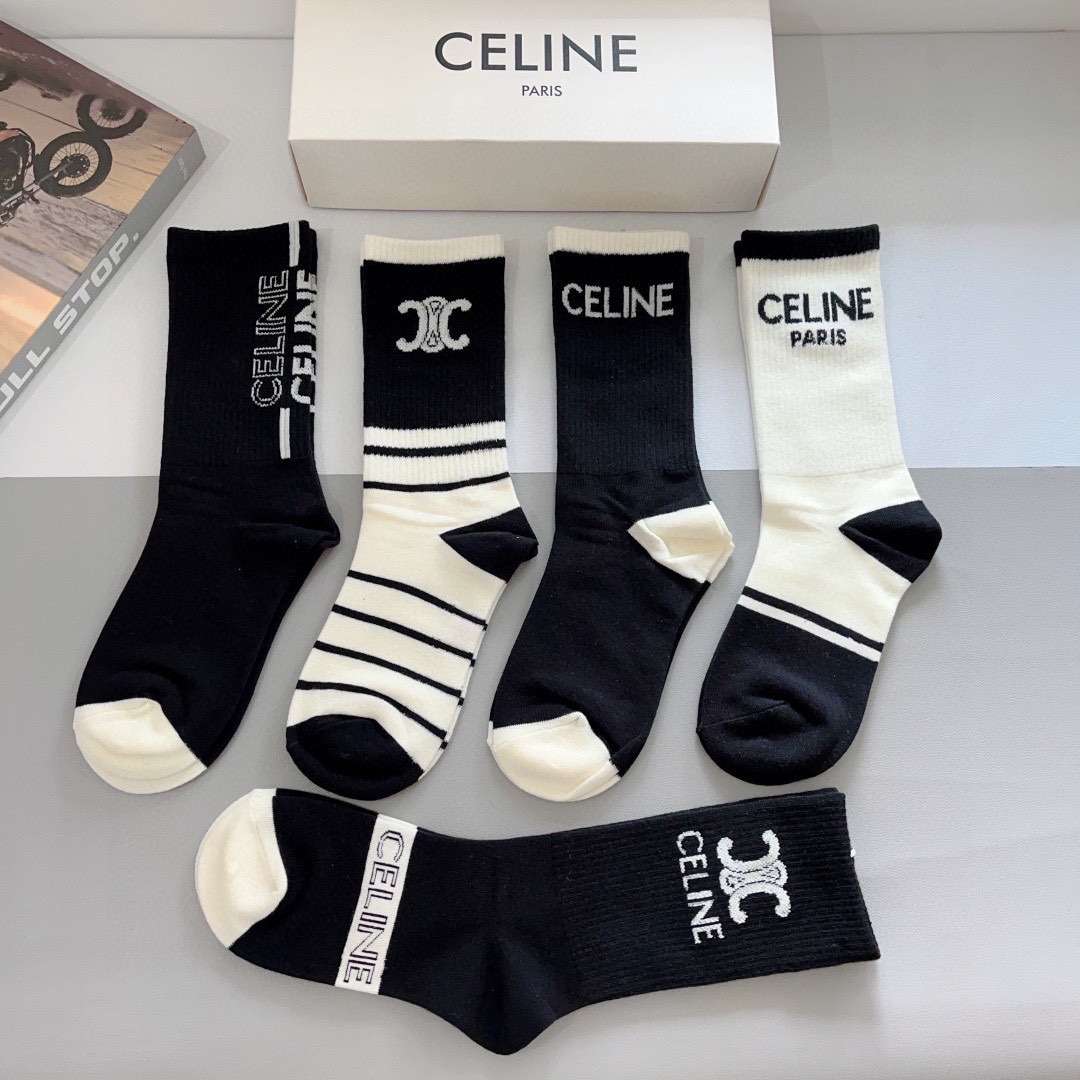 （一盒5双）
CELINE  赛琳 新款长筒袜子、纯棉面料，专柜同 步长筒袜子，💛大牌出街，潮人必备。超