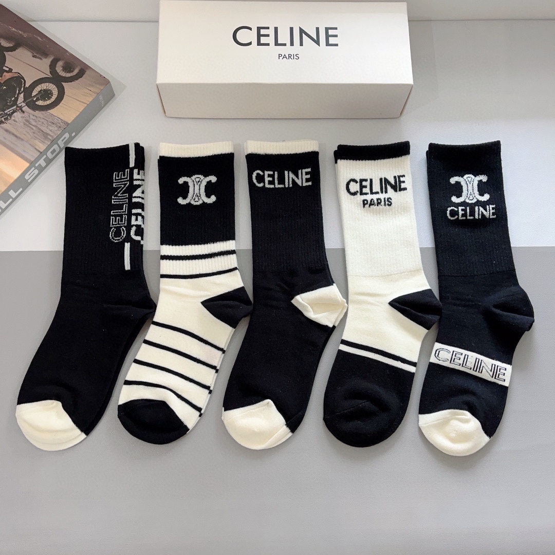 （一盒5双）
CELINE  赛琳 新款长筒袜子、纯棉面料，专柜同 步长筒袜子，💛大牌出街，潮人必备。超