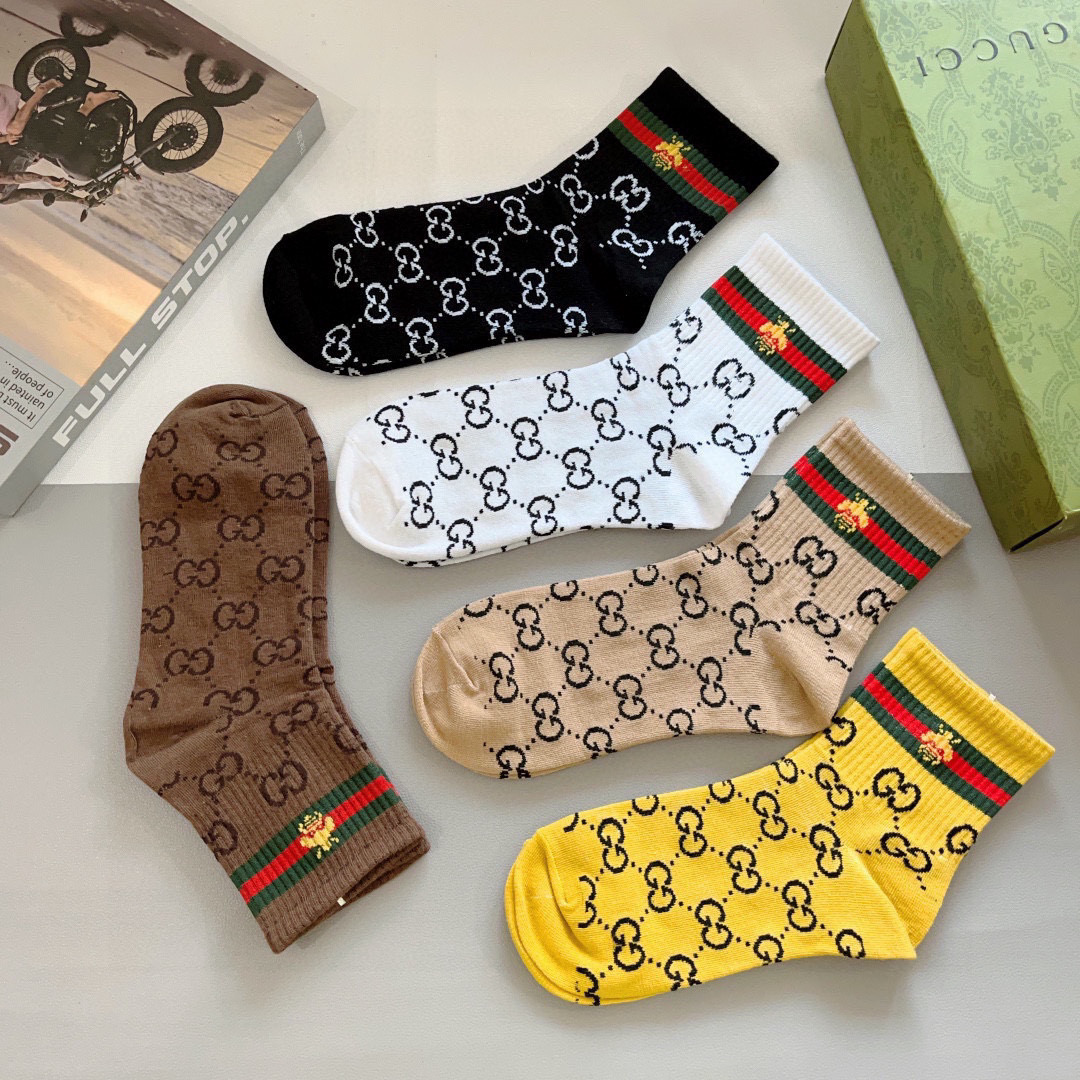 （一盒5双）
GUCCI 古奇2023新款袜子！纯棉面料，火爆图案，专柜同步中短筒袜子，大牌出街，潮人必