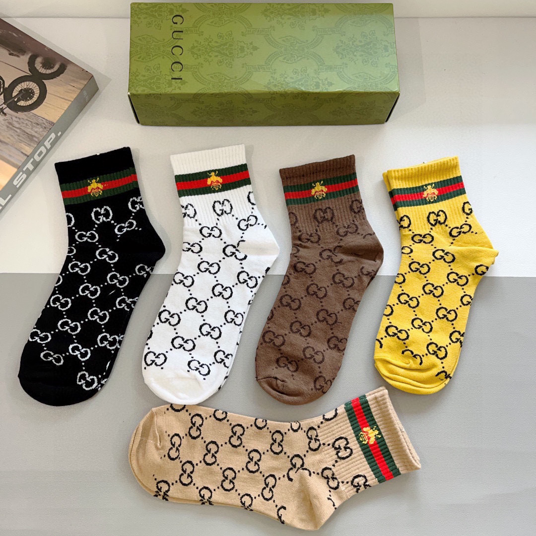 （一盒5双）
GUCCI 古奇2023新款袜子！纯棉面料，火爆图案，专柜同步中短筒袜子，大牌出街，潮人必