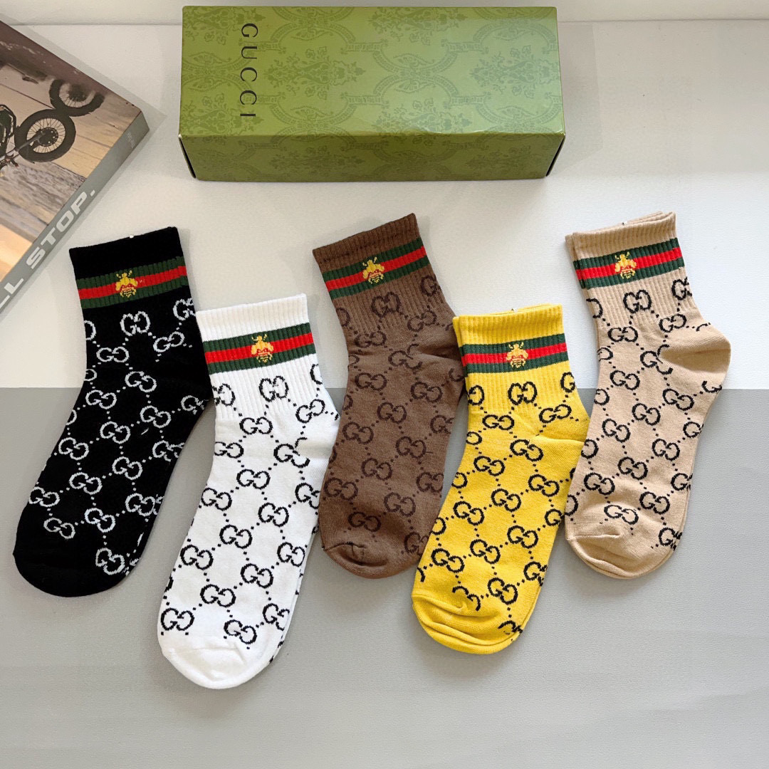 （一盒5双）
GUCCI 古奇2023新款袜子！纯棉面料，火爆图案，专柜同步中短筒袜子，大牌出街，潮人必