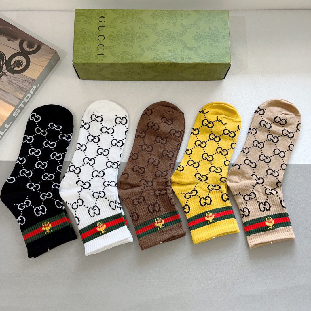 （一盒5双）
GUCCI 古奇2023新款袜子！纯棉面料，火爆图案，专柜同步中短筒袜子，大牌出街，潮人必